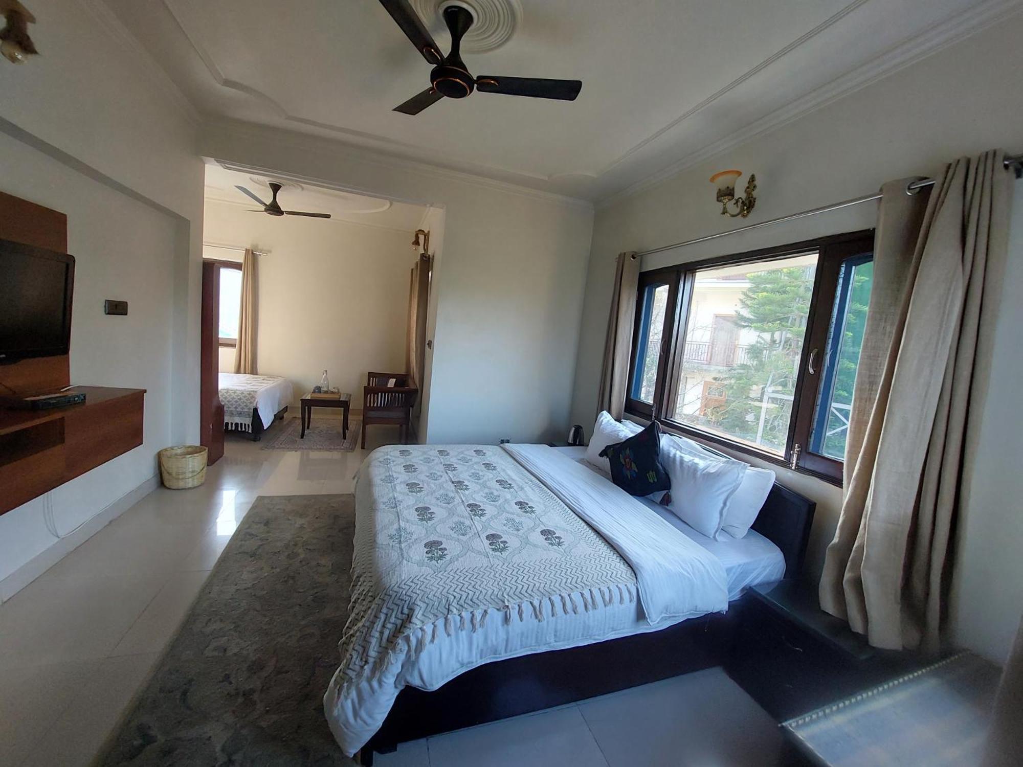 Hotel Alinda House Naukuchiatal By The Ghaur à Bhīm Tāl Extérieur photo