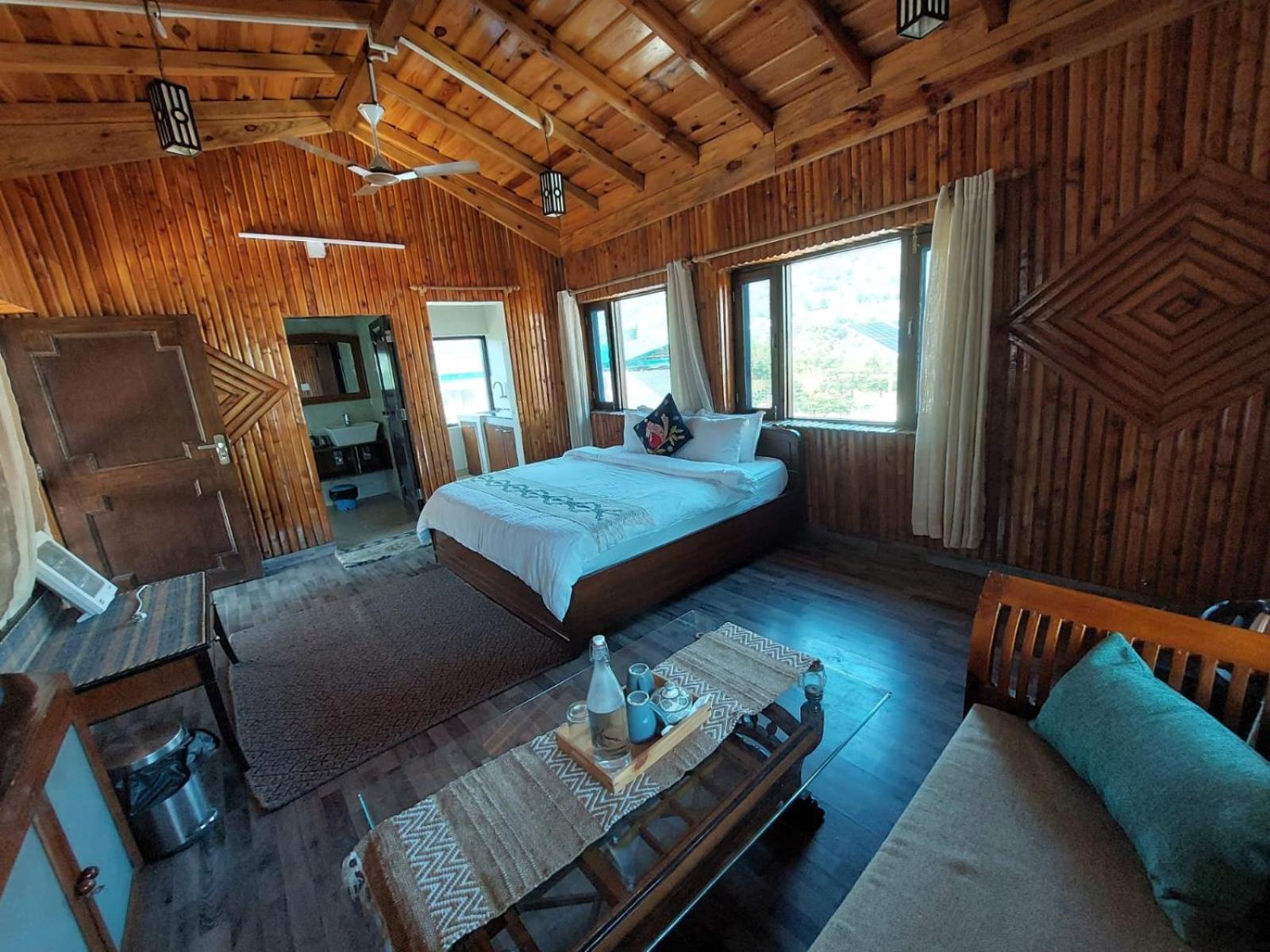 Hotel Alinda House Naukuchiatal By The Ghaur à Bhīm Tāl Extérieur photo