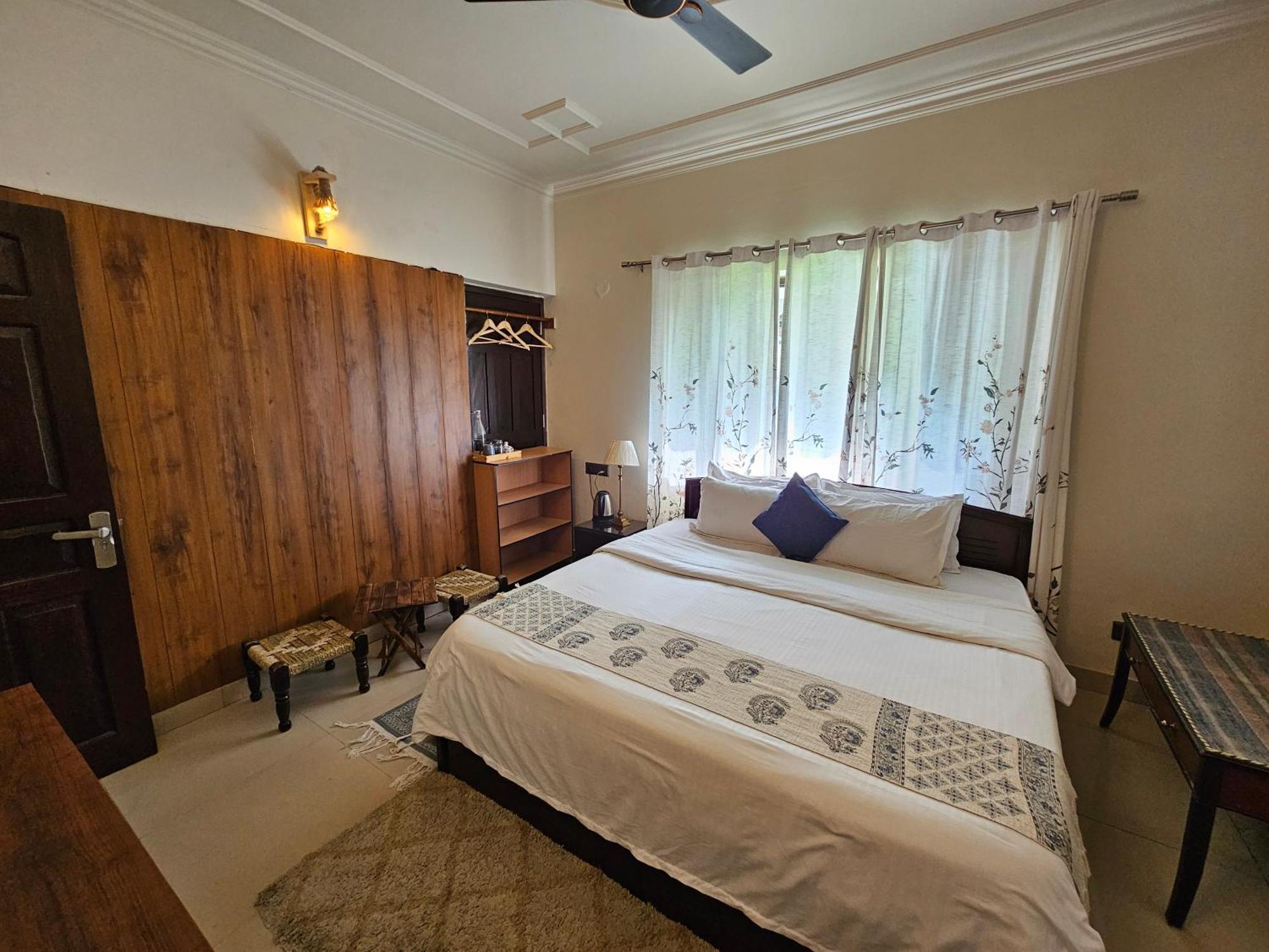 Hotel Alinda House Naukuchiatal By The Ghaur à Bhīm Tāl Extérieur photo